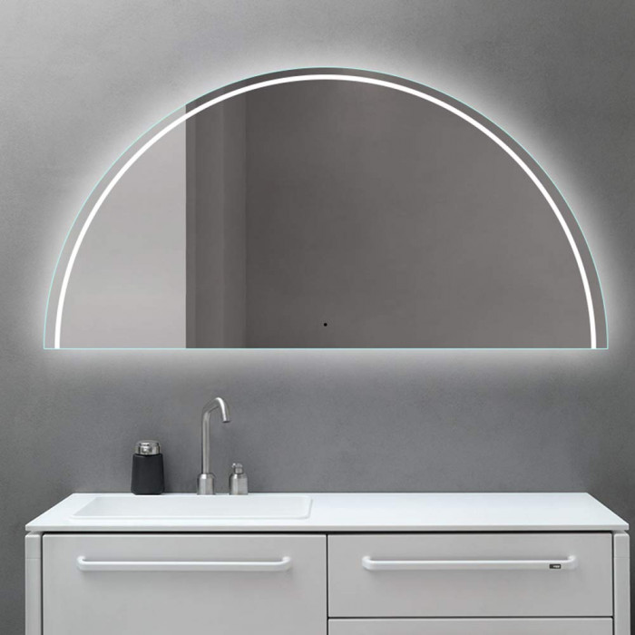 Полукруглое зеркало c подсветкой светодиодной лентой для ванной комнаты Масейо